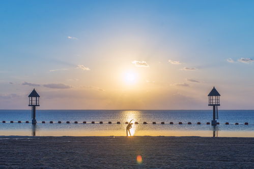 南京附近驚現雙色海，一半碧海藍天，一半黃沙濁浪，浪漫到心醉